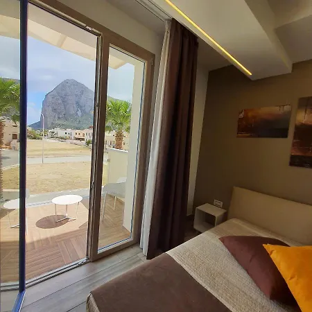 Sundeck Hotel-3