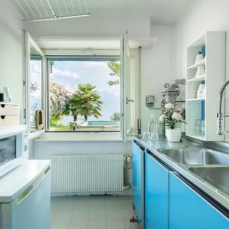 Ground Floor Rooms With Stunning Lake View & Garden Access-2