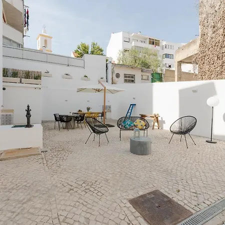 Almada Villa-2
