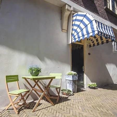Blom aan de Gracht-2