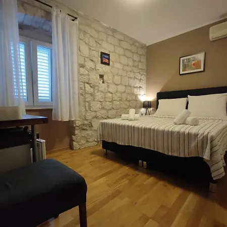 Carol Rooms-3