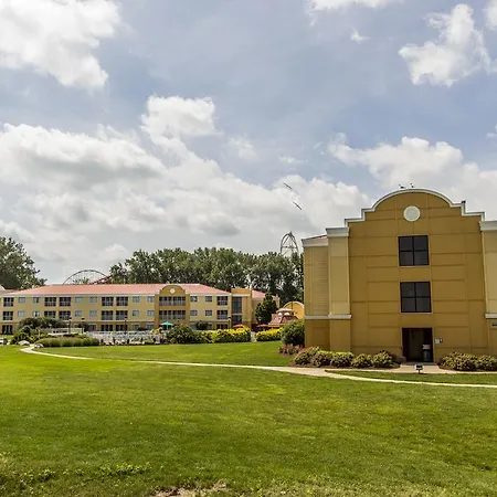 Cedar Point Sandcastle Suites-3