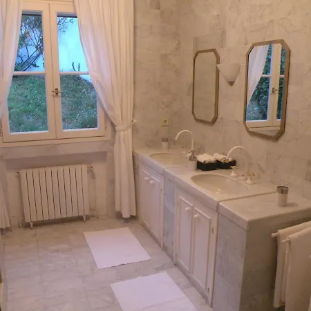 CHAMBRE LUXUEUSE AVEC IMMENSE PISCINE VUE SUR LA BAIE DE CANNES ET L Estérel avec possibilité de cabine 3 personnes-3
