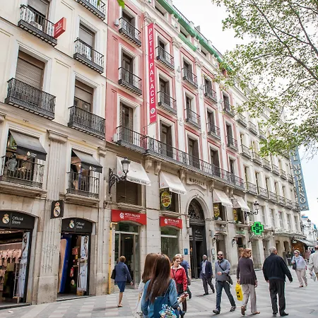Petit Palace Puerta Del Sol-3