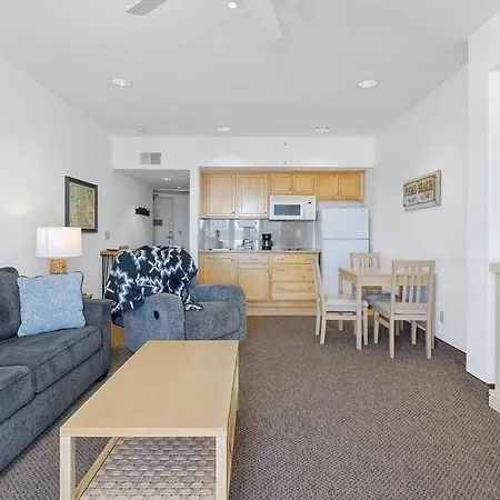 Beach House Inn & Suites-3
