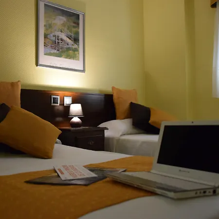Hotel Complutense-3