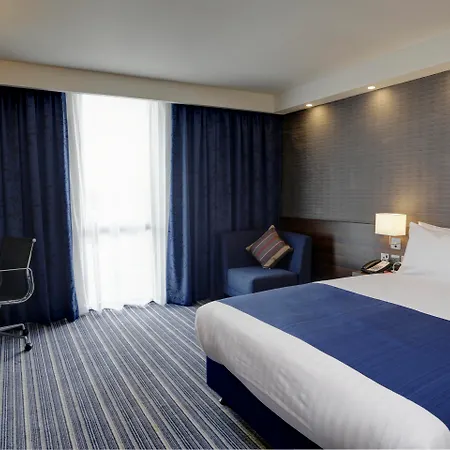 Holiday Inn Express London - Excel By Ihg-2