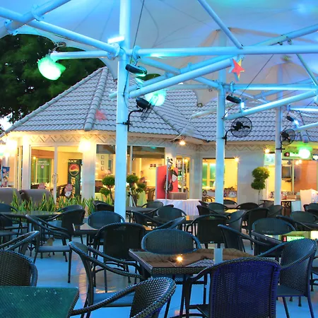 Pattaya Discovery Beach Hotel-3