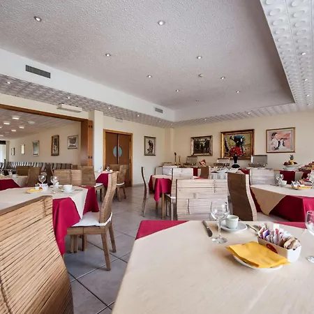 Hotel Hr-2