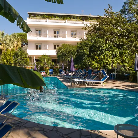 Hotel Alpha-2