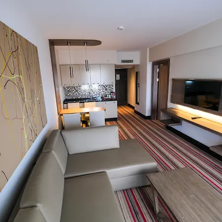 Ramada Plaza By Wyndham Izmir-3