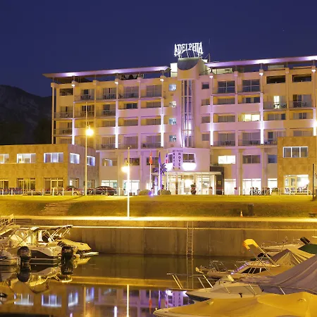 Marina Adelphia-2