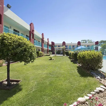 Days Inn By Wyndham Santa Fe New Mexico-3