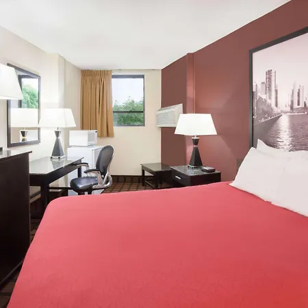 Super 8 By Wyndham Chicago Il-3
