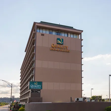 Quality Inn & Suites Cincinnati Downtown Area-2