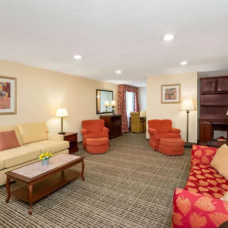 Baymont By Wyndham Knoxville/Cedar Bluff-2