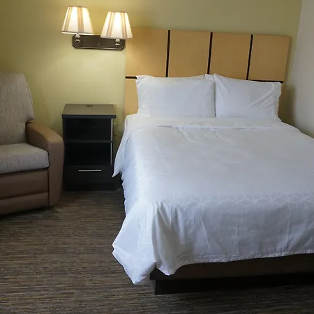 Candlewood Suites Tulsa-3