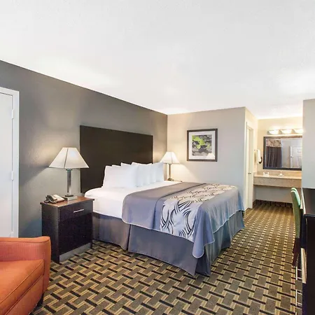Days Inn By Wyndham Ennis-2