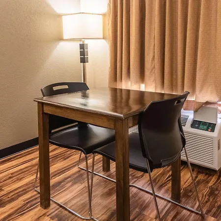 Econo Lodge Hillsboro I-35-2