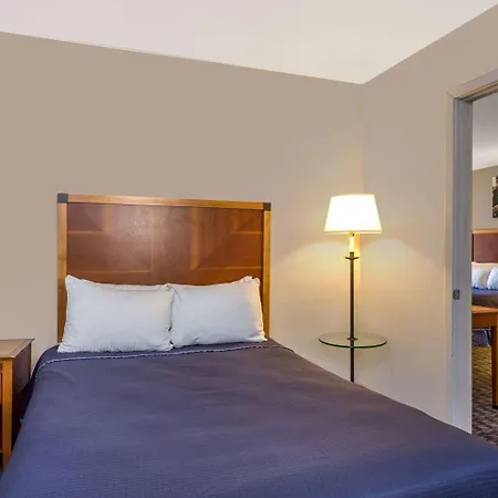 Howard Johnson By Wyndham Scottsdale Old Town-3