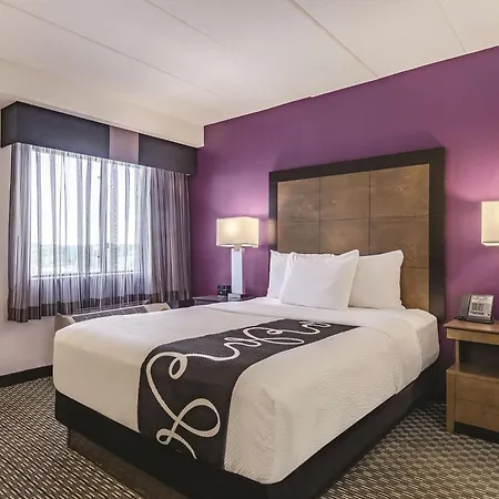 La Quinta By Wyndham Warwick Providence Airport-2