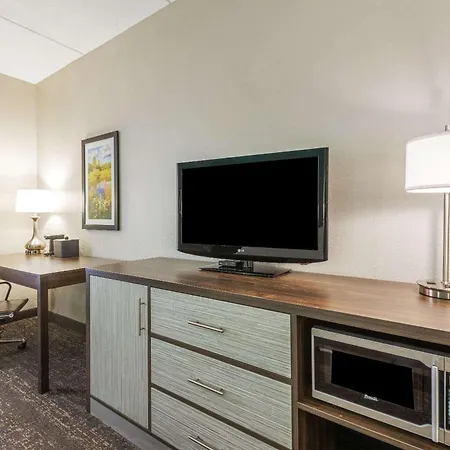 La Quinta By Wyndham Jamestown-2