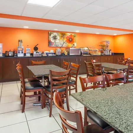 Days Inn By Wyndham Brooksville-2