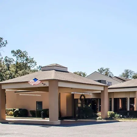 Quality Inn & Suites Pensacola Bayview-3