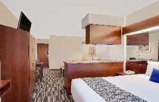 Microtel Inn & Suites By Wyndham Middletown-3