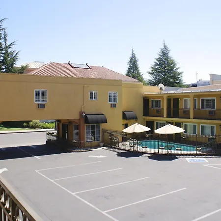 Napa Valley Hotel & Suites-2