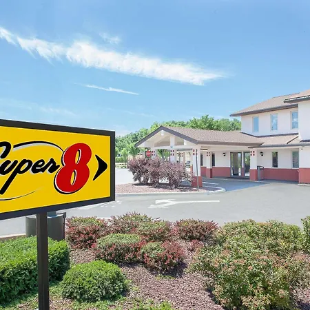 Super 8 By Wyndham Middletown-2