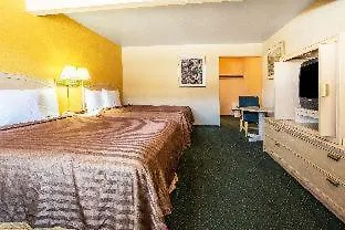 Travelodge By Wyndham Turlock-2
