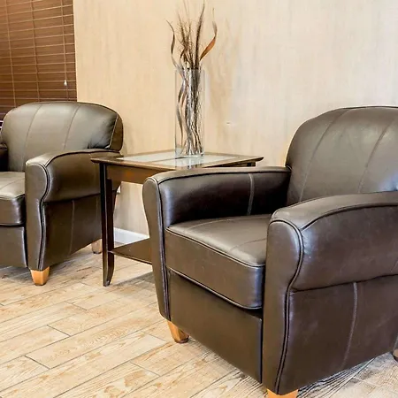 Quality Inn & Suites Woodland - Sacramento Airport-2