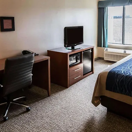 Comfort Inn Crystal Lake - Algonquin-2