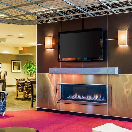 Cambria Hotel Traverse City-3