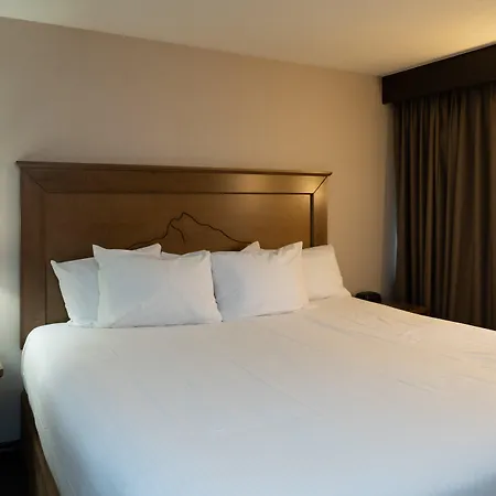The Rundlestone Lodge-3