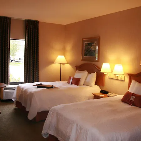 Hampton Inn Saint Robert-3