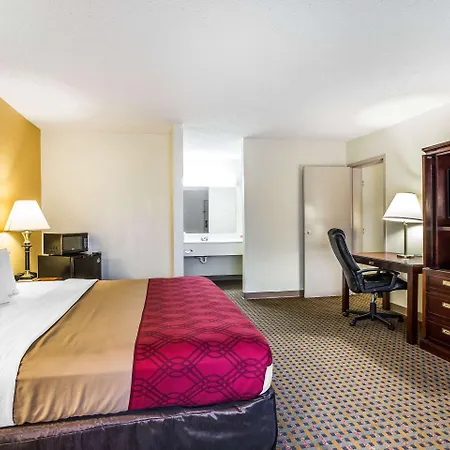 Econo Lodge Inn & Suites Carrollton-3