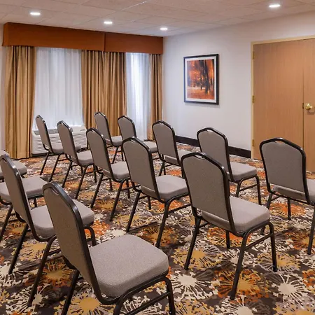 Hampton Inn Elkhart-3