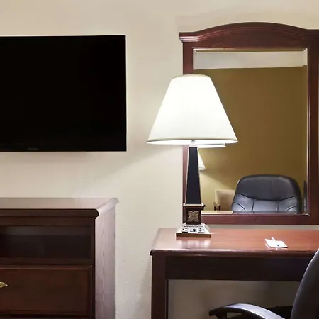 Travelodge By Wyndham La Porte/Michigan City Area-3