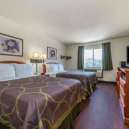 Super 8 By Wyndham Denton-3