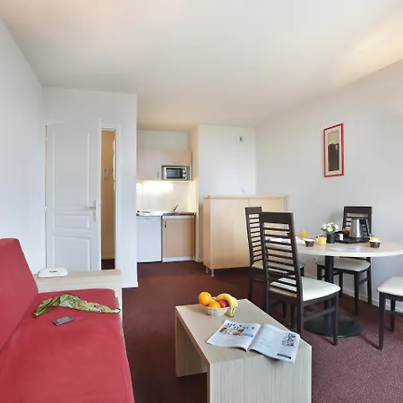Comfort Suites & Vacanceole Les Demeures Champenoises-3
