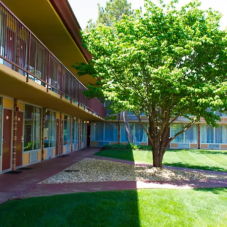 Red Lion Inn & Suites Branson-2