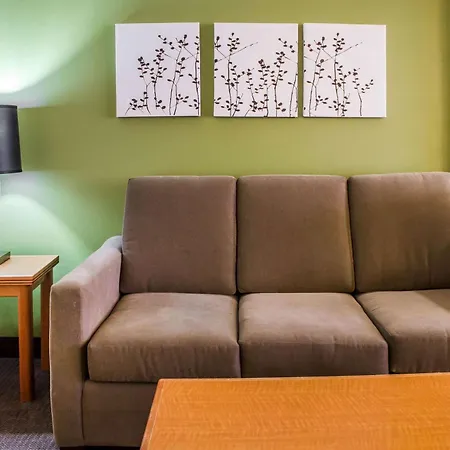 Sleep Inn & Suites Bensalem-2
