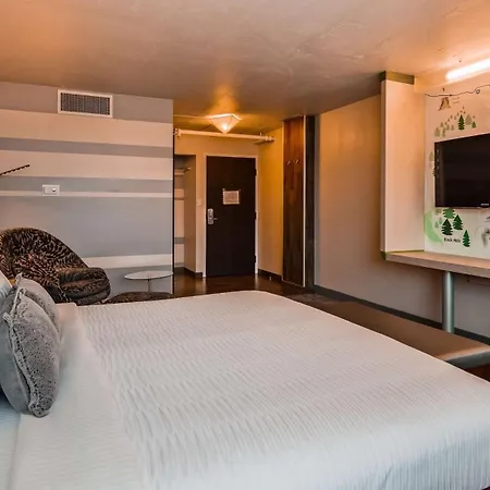 The Rushmore Hotel & Suites; BW Premier Collection-2