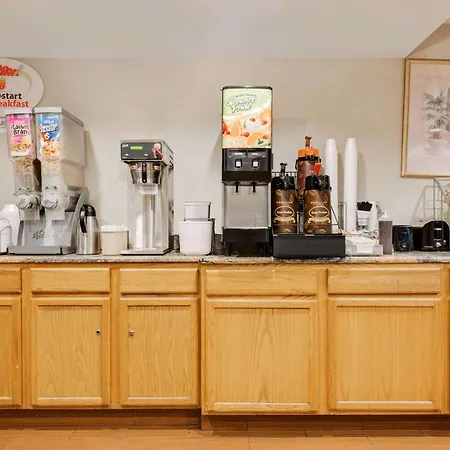 Super 8 By Wyndham Allentown-2
