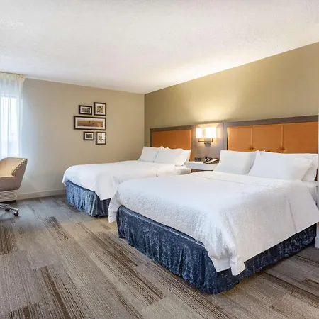 Hampton Inn Cedar Rapids-2