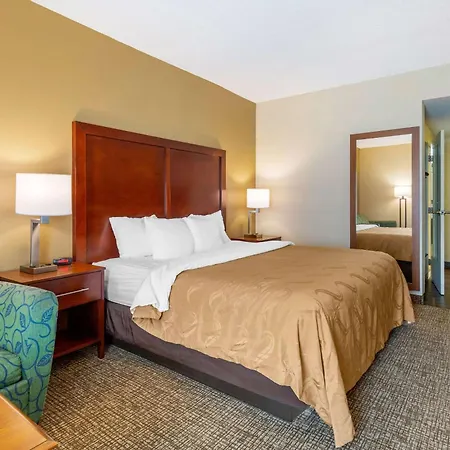 Quality Inn & Suites Olde Town-2