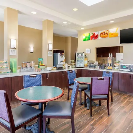 Quality Inn & Suites Olde Town-3