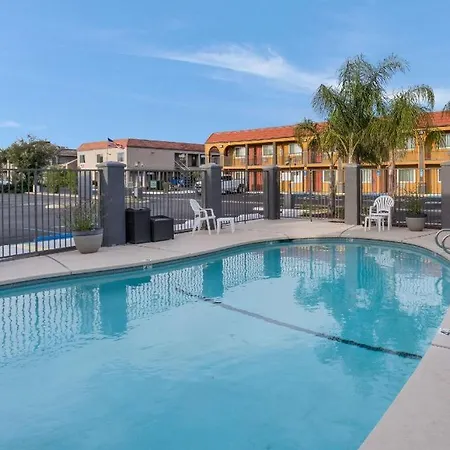 Quality Inn Redding Near I-5-2